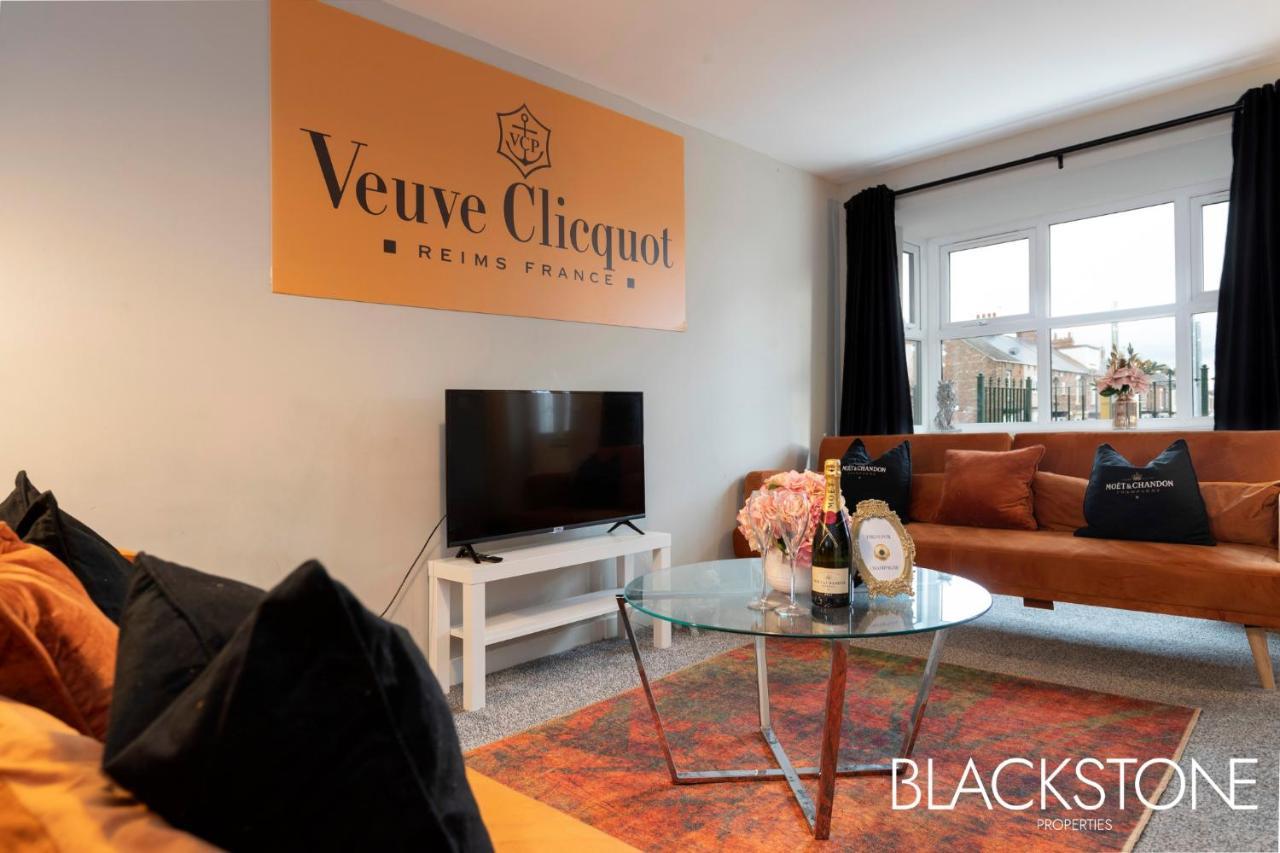 Champagne House - 4 Bed Property Plus 2 Sofa Beds By Bpne Ντάρλινγκτον Εξωτερικό φωτογραφία